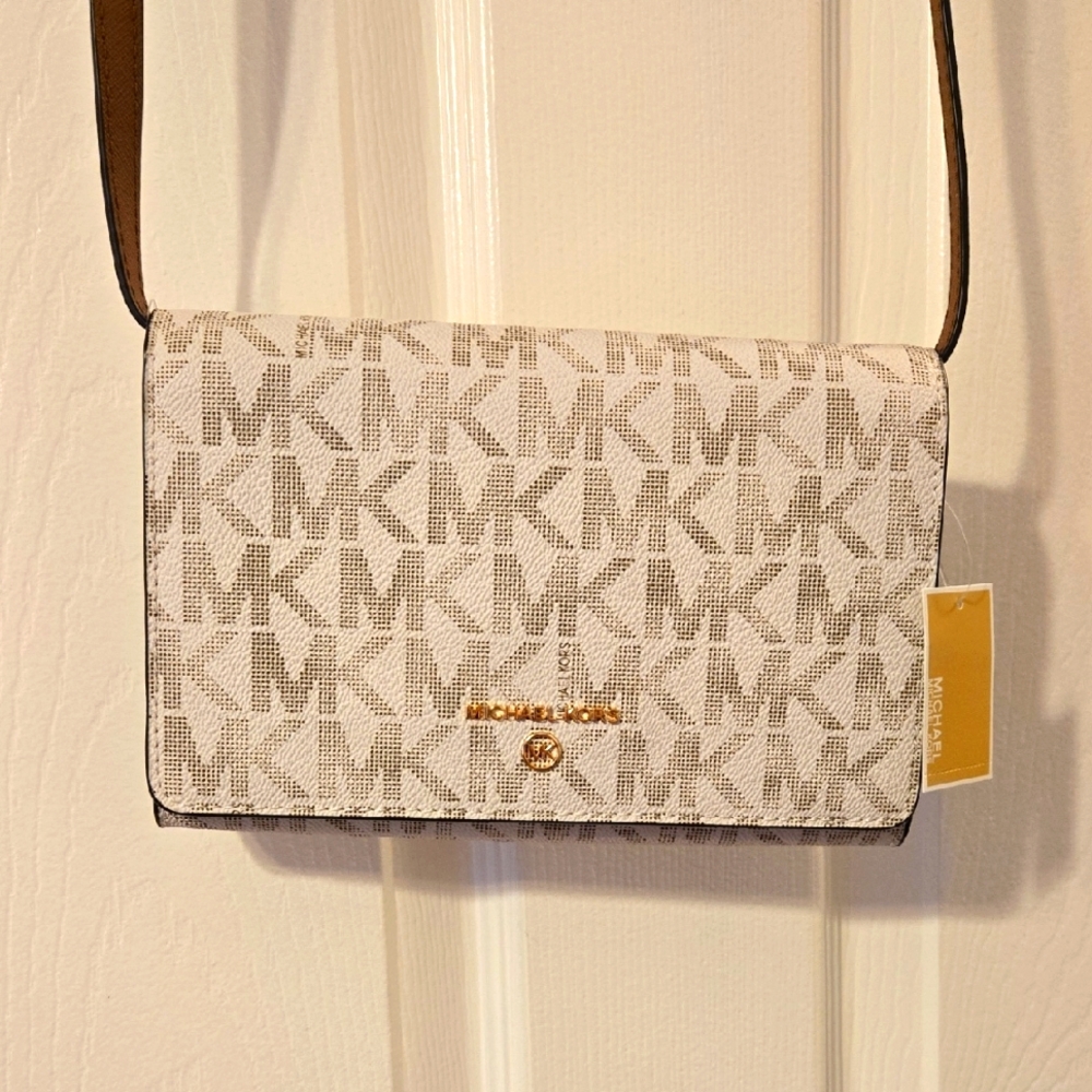 NEW! MICHAEL KORS, LG MF XBODY CLUTCH, VANILLA